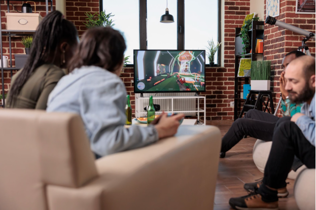 Live & Hybrid Streaming with Real-Time Interaction