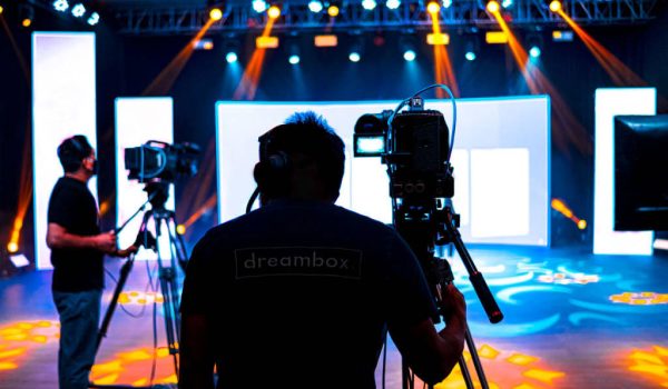 Hybrid Videography is a Smart Choice for Corporate Live Events in Dubai
