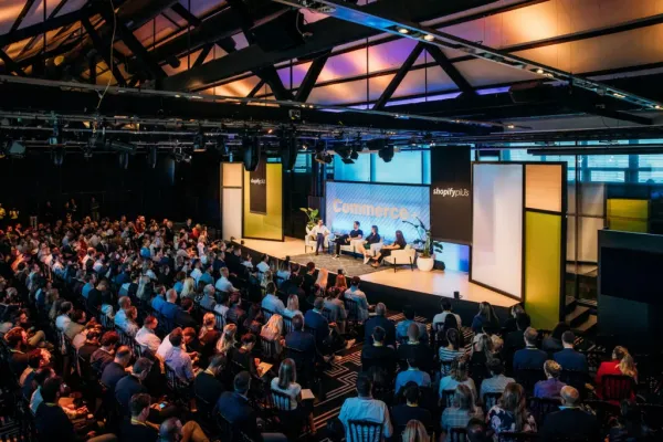 Professional Dubai Event Photographer